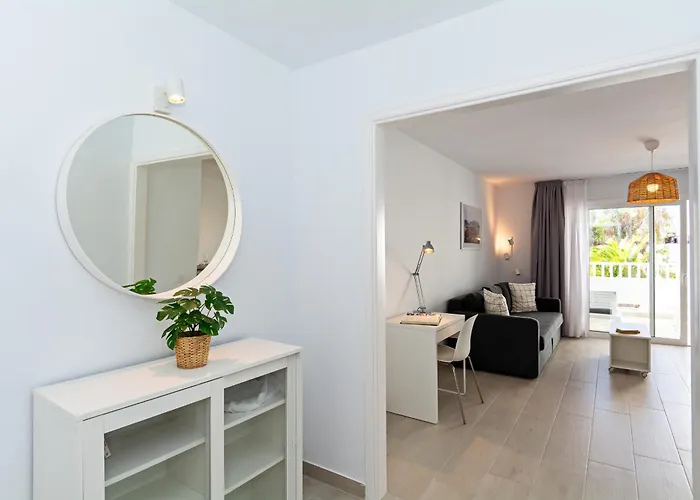 Palmeras - Pool & Terrace - Next To Apartment