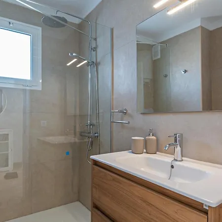 Palmeras - Pool & Terrace - Next To