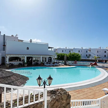 Apartman Palmeras - Pool & Terrace - Next To